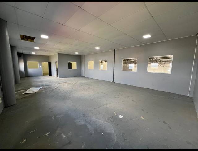 680M² WAREHOUSE TO LET IN LASER PARK